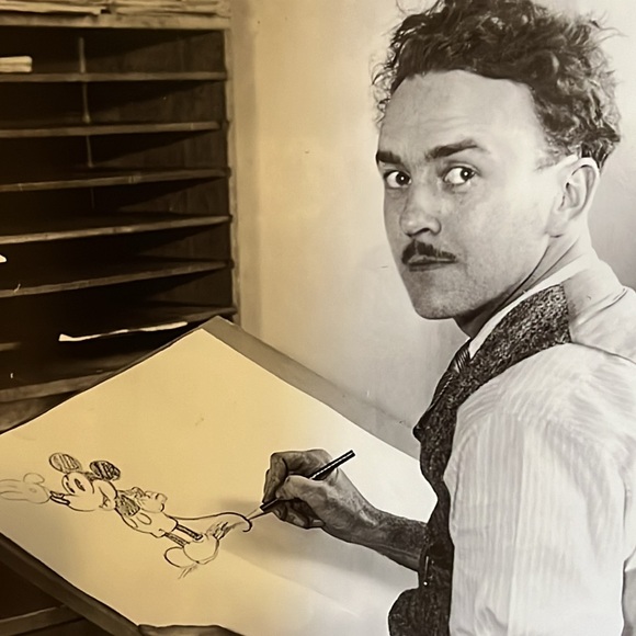 Life Magatine, Walt Disney Edition, Mickey Mouse at 90.. - Picture 7 of 13